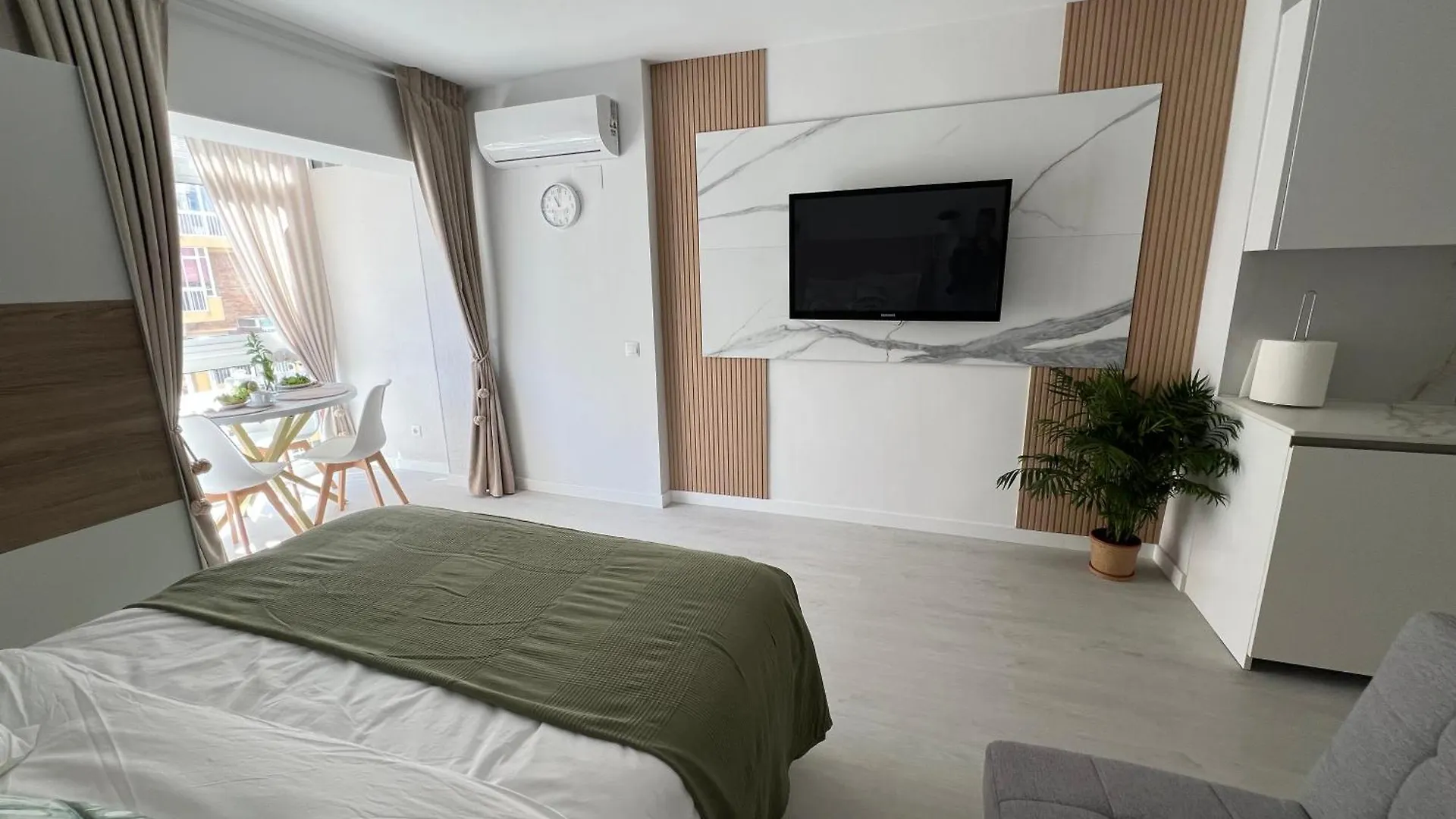 Niki Студія Нова, Після Ремонту Benalmádena Spagna